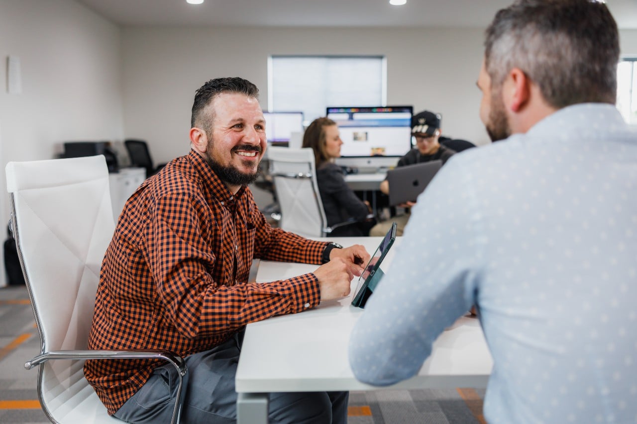 what-is-the-Difference-Between-Being-a-Boss-and-Being-a-Leader