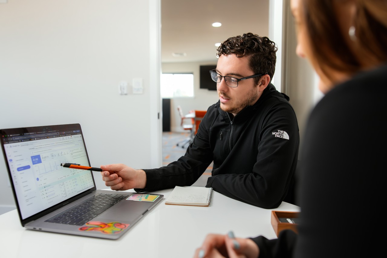 AI and human SEO experts